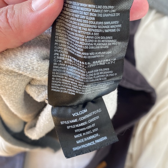 VOLCOM HOODIE - Picture 6 of 6